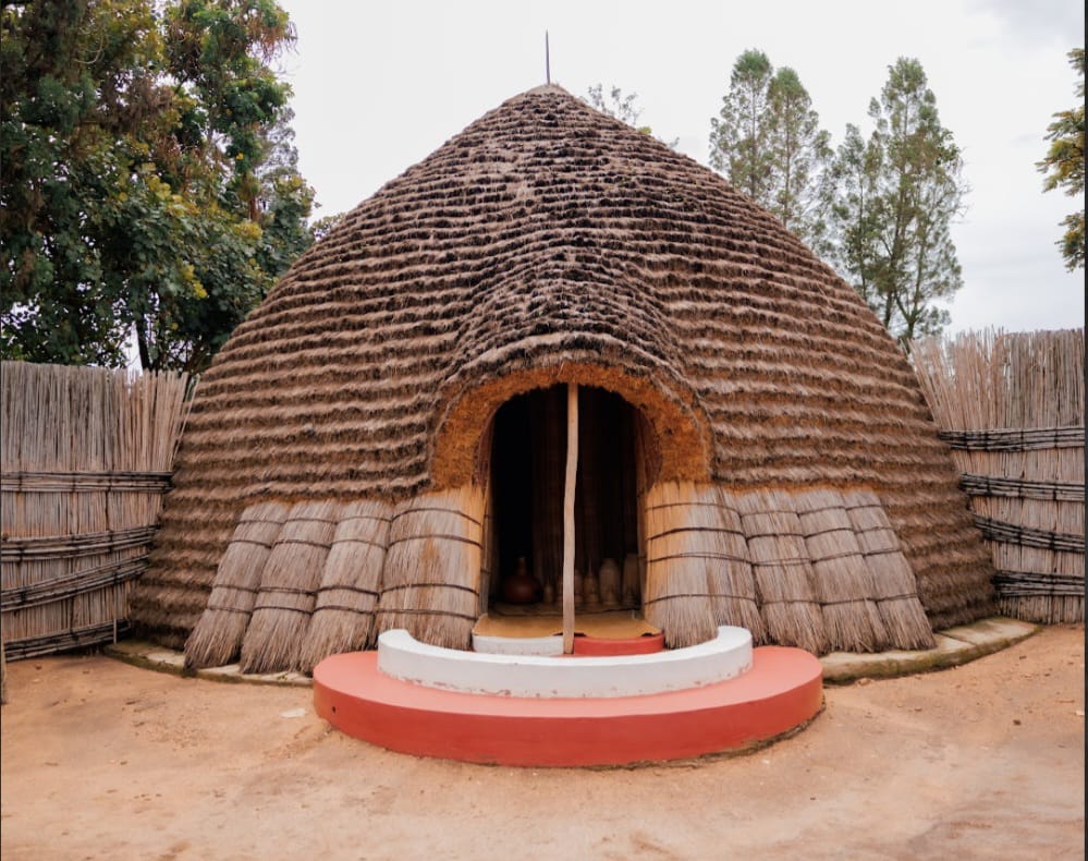 Kigali City Tour and Kings Palace Museum